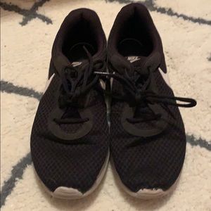 Black Nike Tanjun
